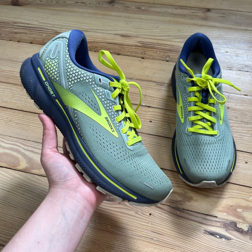 Brooks Ghost 14 Womens Running Shoes 9.5 Yucca‎ Navy Chartreuse athletic sneaker